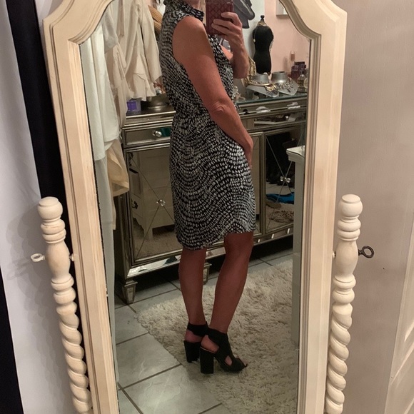 Black and white dress - Picture 8 of 12